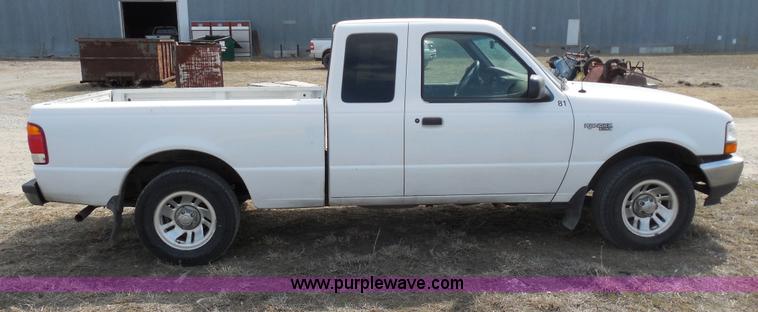 image for item E3366 1999 Ford Ranger XLT SuperCab pickup truck
