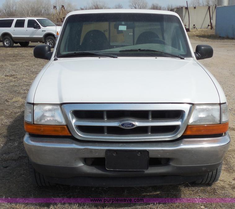 image for item E3366 1999 Ford Ranger XLT SuperCab pickup truck