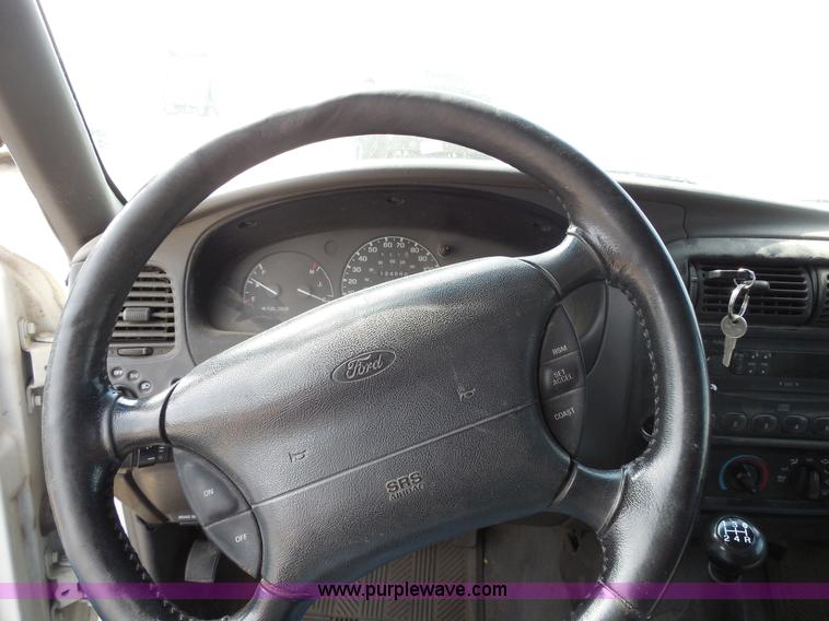 image for item E3366 1999 Ford Ranger XLT SuperCab pickup truck