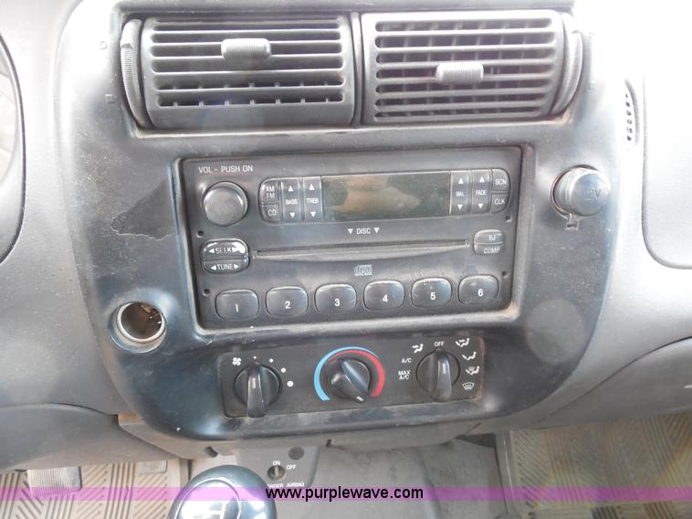 image for item E3366 1999 Ford Ranger XLT SuperCab pickup truck