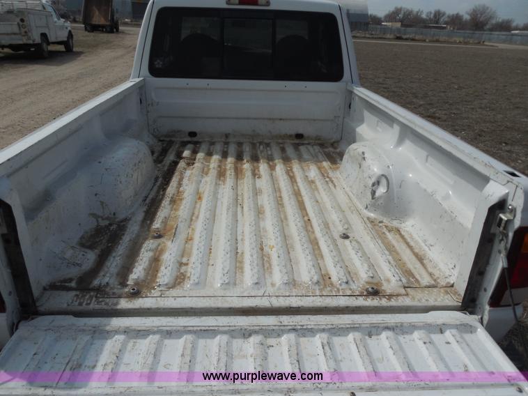image for item E3366 1999 Ford Ranger XLT SuperCab pickup truck