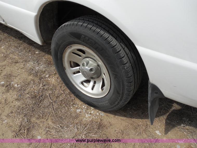 image for item E3366 1999 Ford Ranger XLT SuperCab pickup truck