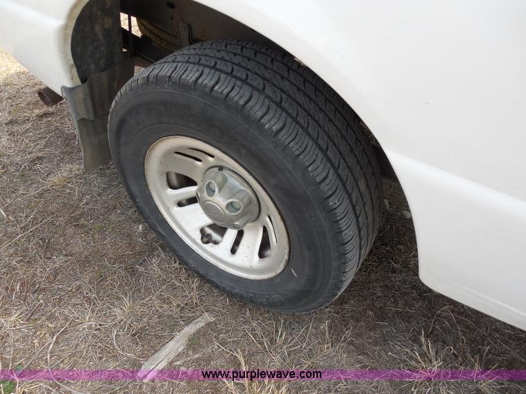 image for item E3366 1999 Ford Ranger XLT SuperCab pickup truck