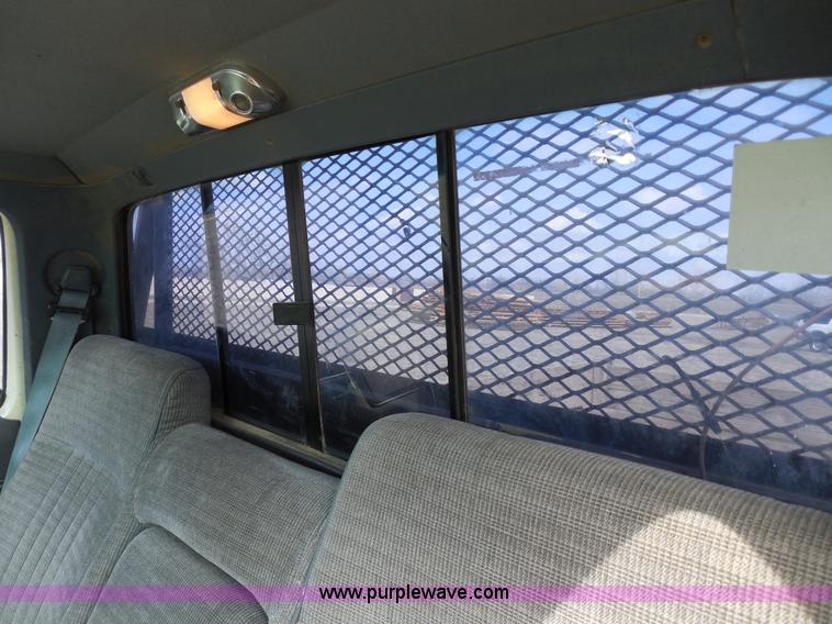 image for item E3367 1991 Ford F250 XLT Lariat flatbed truck