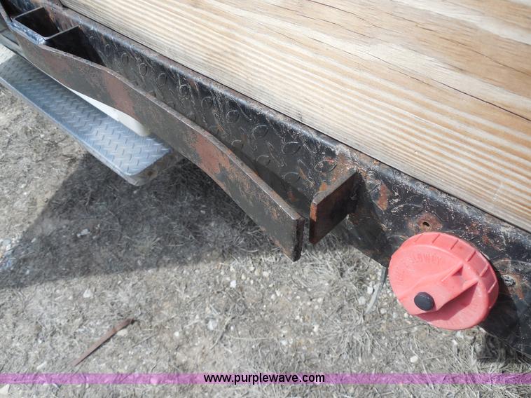 image for item E3367 1991 Ford F250 XLT Lariat flatbed truck