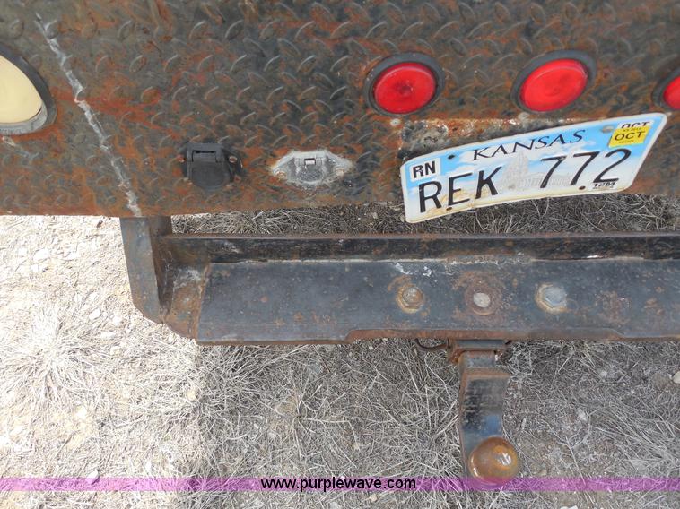 image for item E3367 1991 Ford F250 XLT Lariat flatbed truck