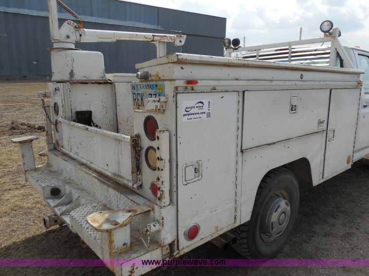 image for item E3368 1995 Ford F350 XL utility truck