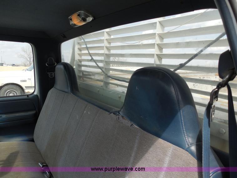 image for item E3368 1995 Ford F350 XL utility truck