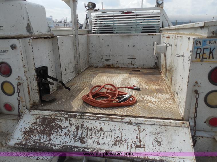 image for item E3368 1995 Ford F350 XL utility truck