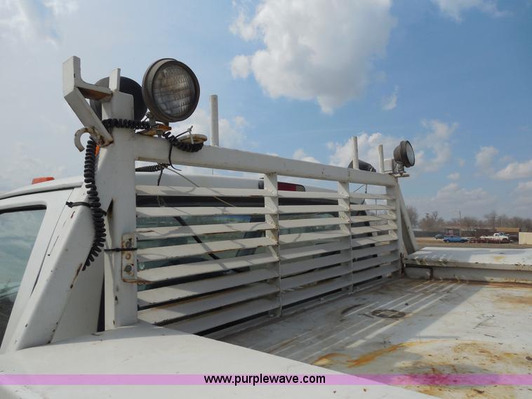 image for item E3368 1995 Ford F350 XL utility truck