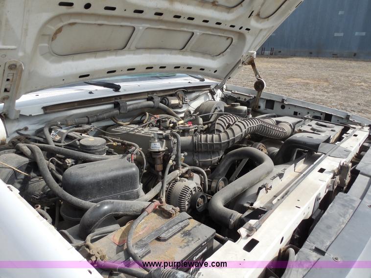 image for item E3368 1995 Ford F350 XL utility truck