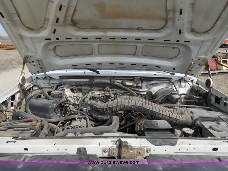 image for item E3368 1995 Ford F350 XL utility truck