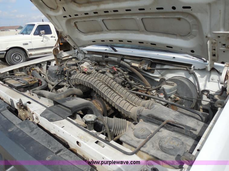 image for item E3368 1995 Ford F350 XL utility truck