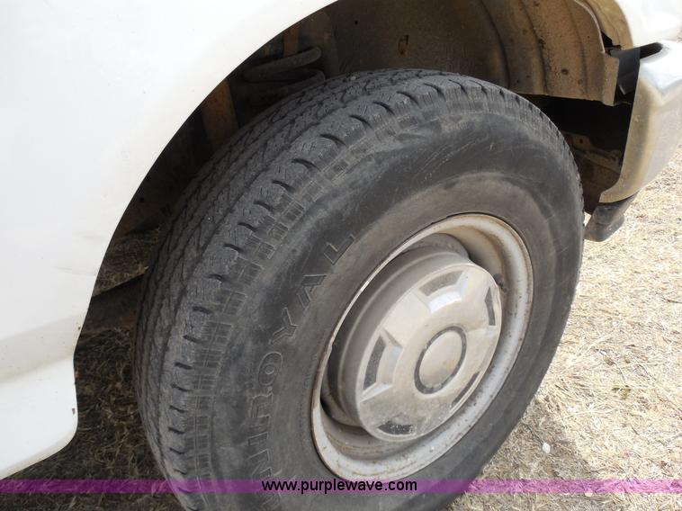 image for item E3368 1995 Ford F350 XL utility truck