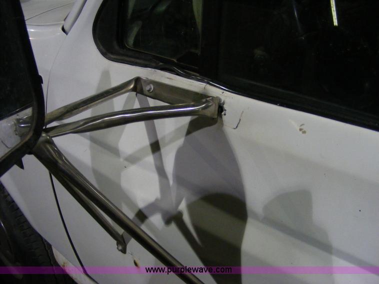 image for item E3368 1995 Ford F350 XL utility truck