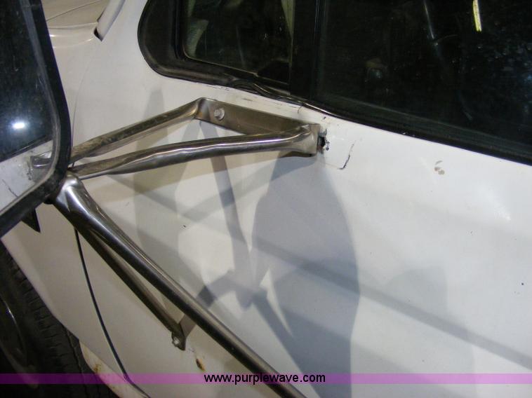 image for item E3368 1995 Ford F350 XL utility truck