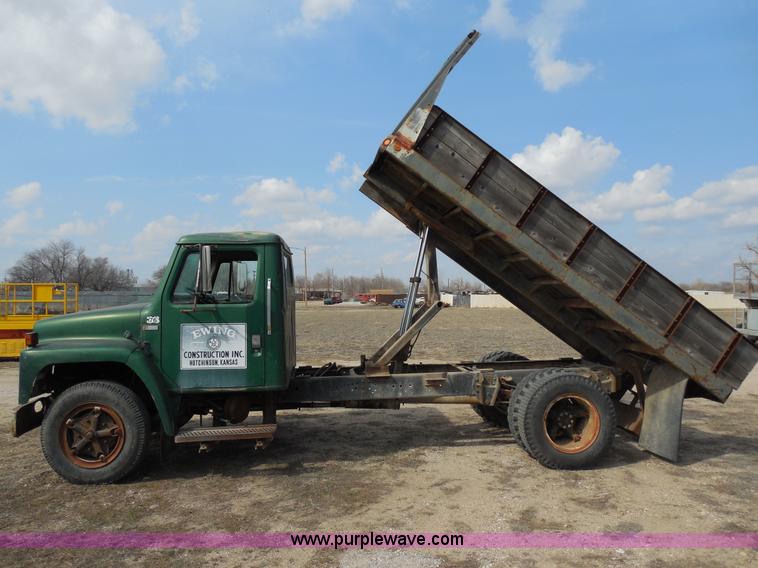 image for item E3370 1979 International 1624 dump truck