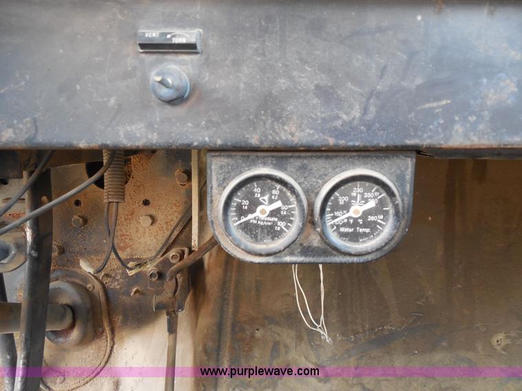 image for item E3370 1979 International 1624 dump truck