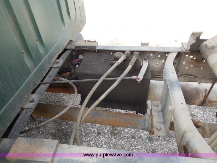 image for item E3370 1979 International 1624 dump truck