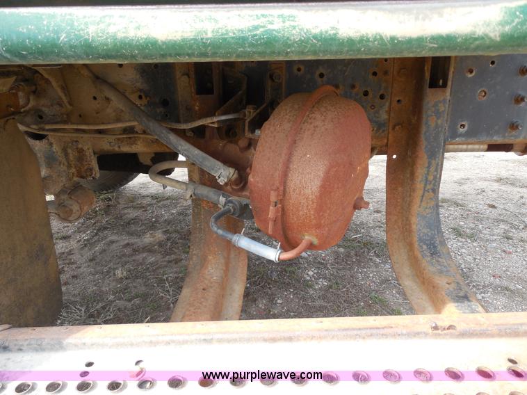 image for item E3370 1979 International 1624 dump truck