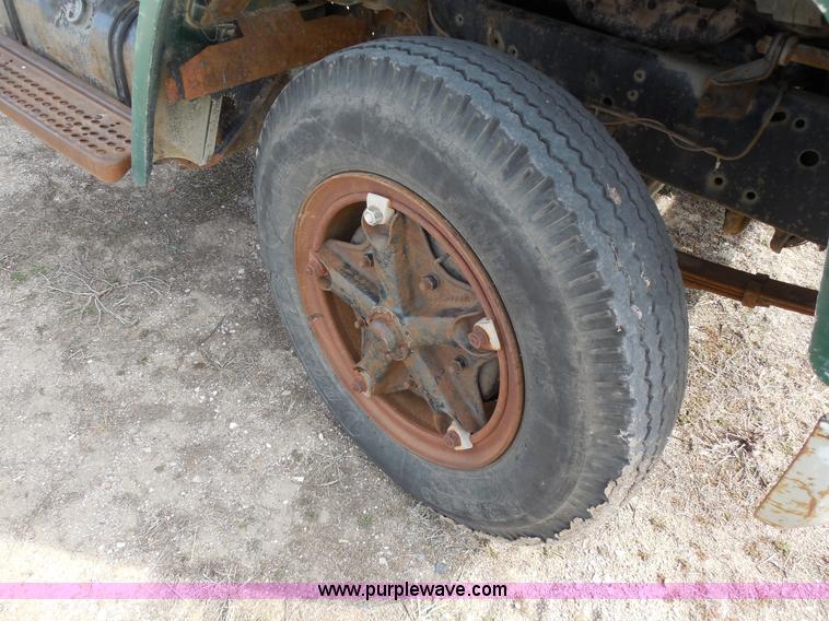 image for item E3370 1979 International 1624 dump truck