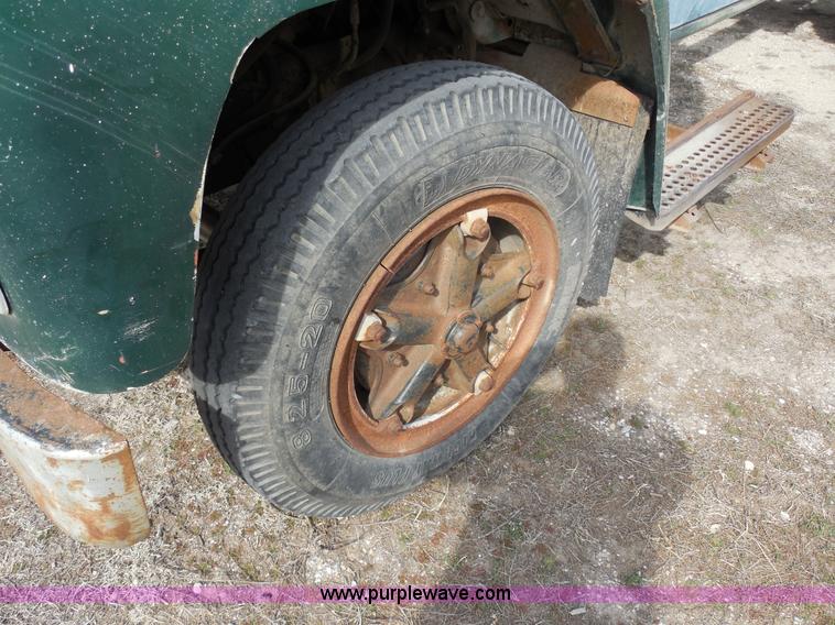 image for item E3370 1979 International 1624 dump truck