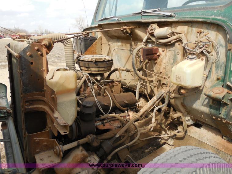 image for item E3370 1979 International 1624 dump truck