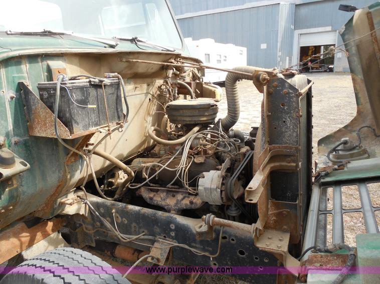 image for item E3370 1979 International 1624 dump truck