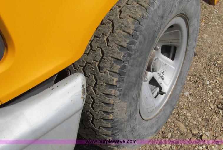 image for item E3816 1994 Ford F150 XL pickup truck