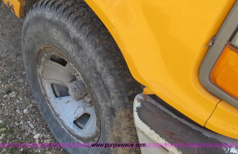 image for item E3816 1994 Ford F150 XL pickup truck