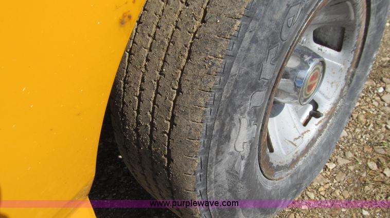 image for item E3816 1994 Ford F150 XL pickup truck