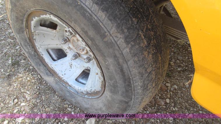 image for item E3816 1994 Ford F150 XL pickup truck