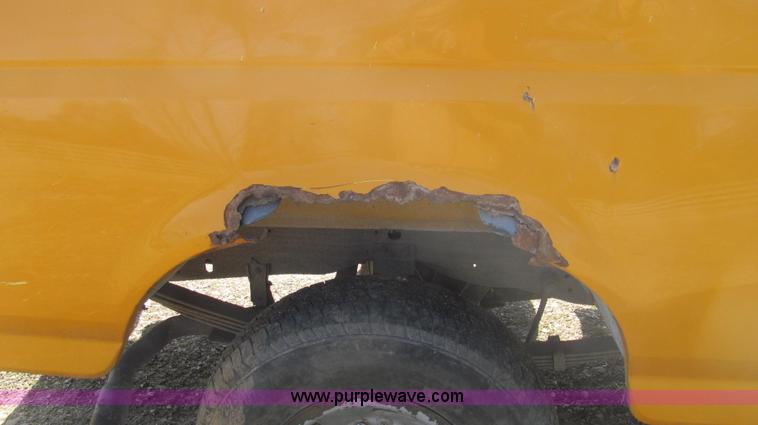 image for item E3816 1994 Ford F150 XL pickup truck