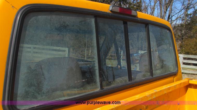 image for item E3816 1994 Ford F150 XL pickup truck