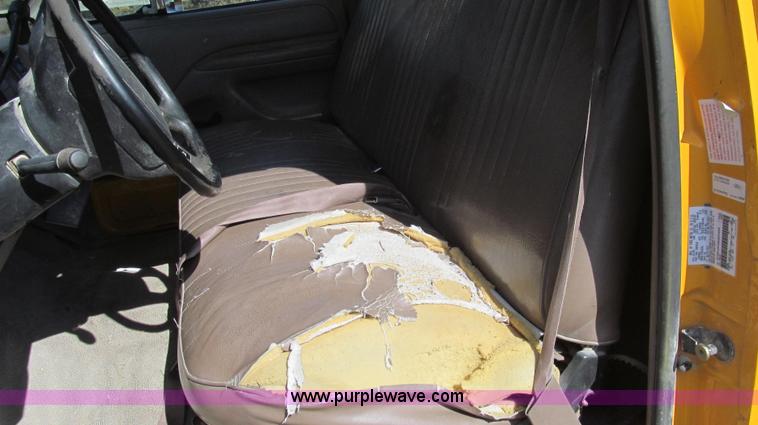 image for item E3816 1994 Ford F150 XL pickup truck