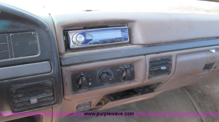 image for item E3816 1994 Ford F150 XL pickup truck