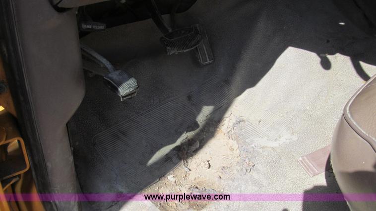 image for item E3816 1994 Ford F150 XL pickup truck