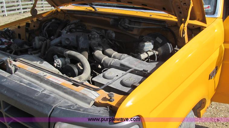 image for item E3816 1994 Ford F150 XL pickup truck