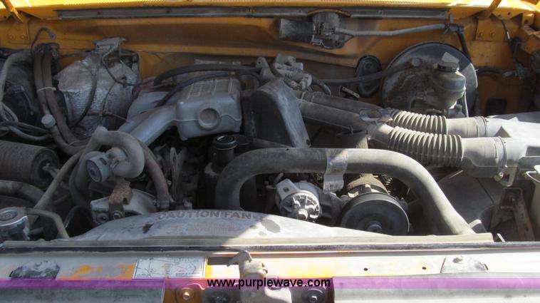 image for item E3816 1994 Ford F150 XL pickup truck