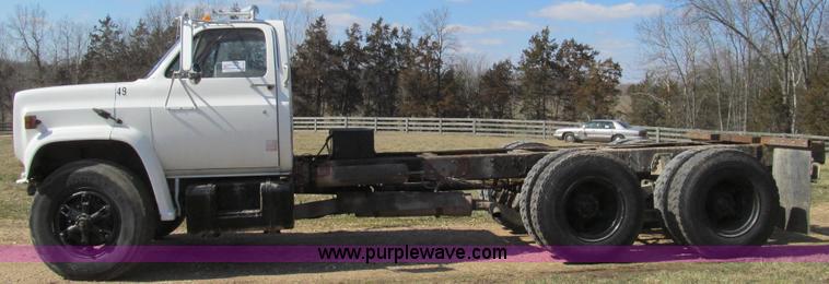 image for item E3819 1989 GMC Sierra tandem axle cab and chassis