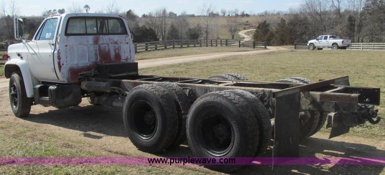 image for item E3819 1989 GMC Sierra tandem axle cab and chassis