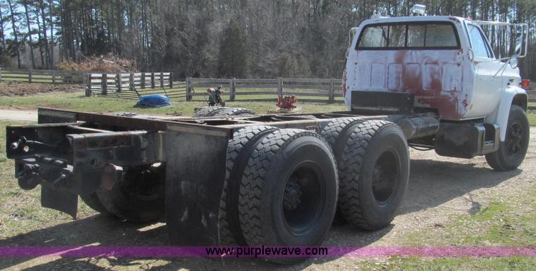 image for item E3819 1989 GMC Sierra tandem axle cab and chassis