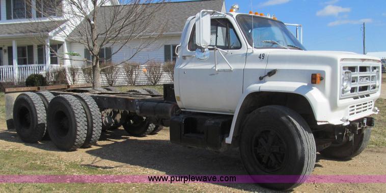image for item E3819 1989 GMC Sierra tandem axle cab and chassis