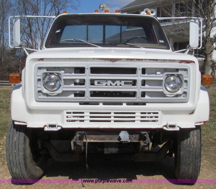 image for item E3819 1989 GMC Sierra tandem axle cab and chassis