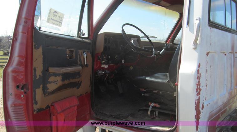 image for item E3819 1989 GMC Sierra tandem axle cab and chassis