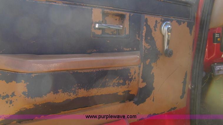 image for item E3819 1989 GMC Sierra tandem axle cab and chassis