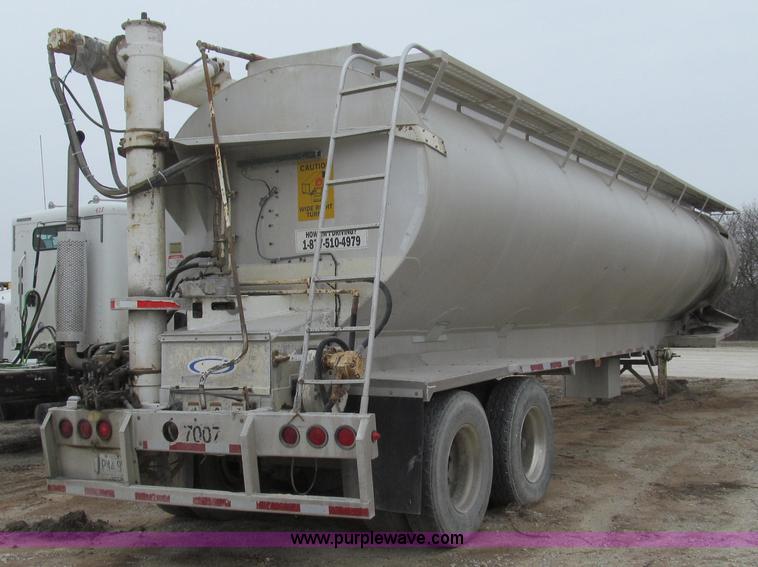 image for item E3828 2002 Ledwell Dragchain trailer