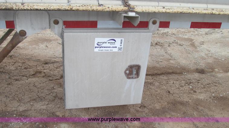 image for item E3828 2002 Ledwell Dragchain trailer