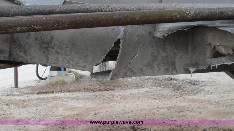 image for item E3828 2002 Ledwell Dragchain trailer