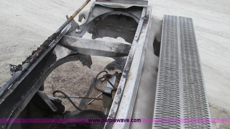 image for item E3828 2002 Ledwell Dragchain trailer